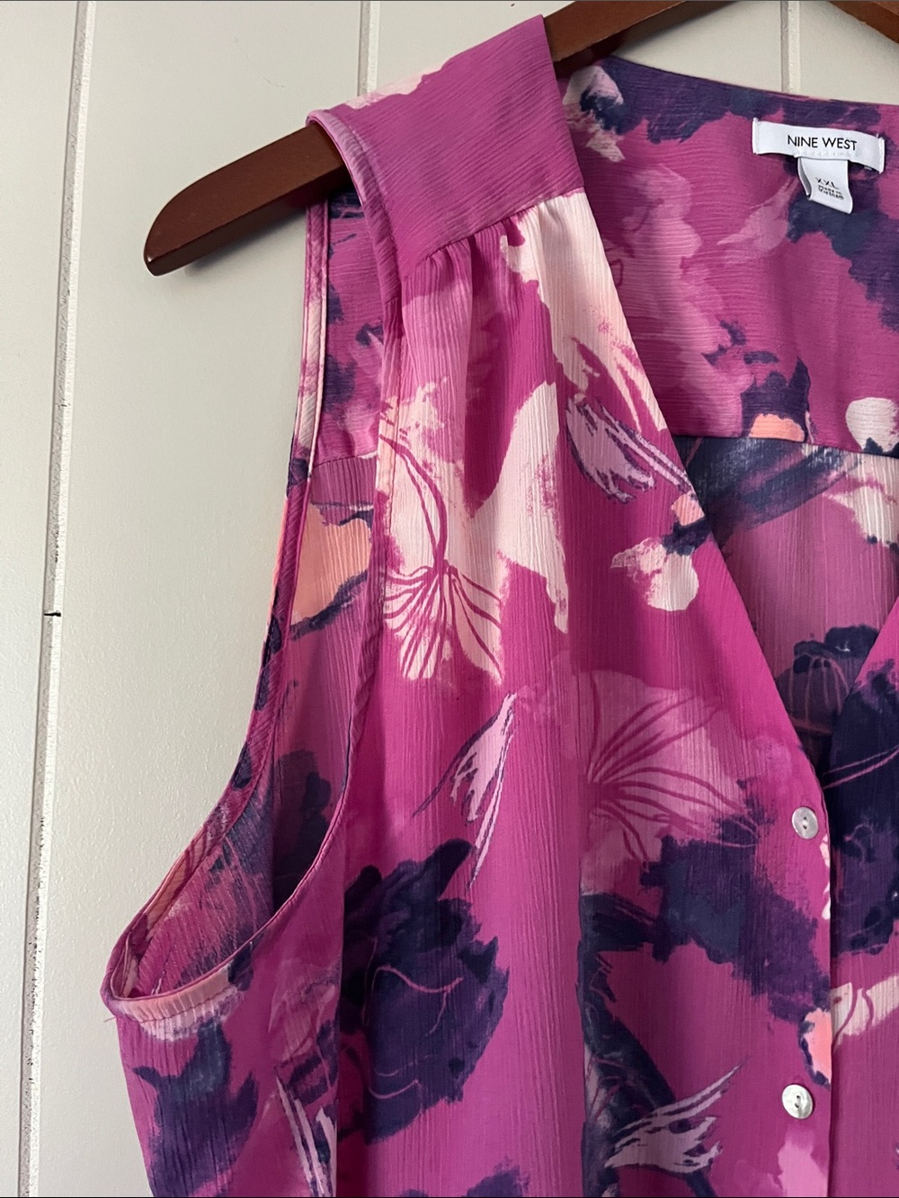 Nine West Fuchsia Floral Button-Front Sleeveless Blouse - Picture 3 of 6